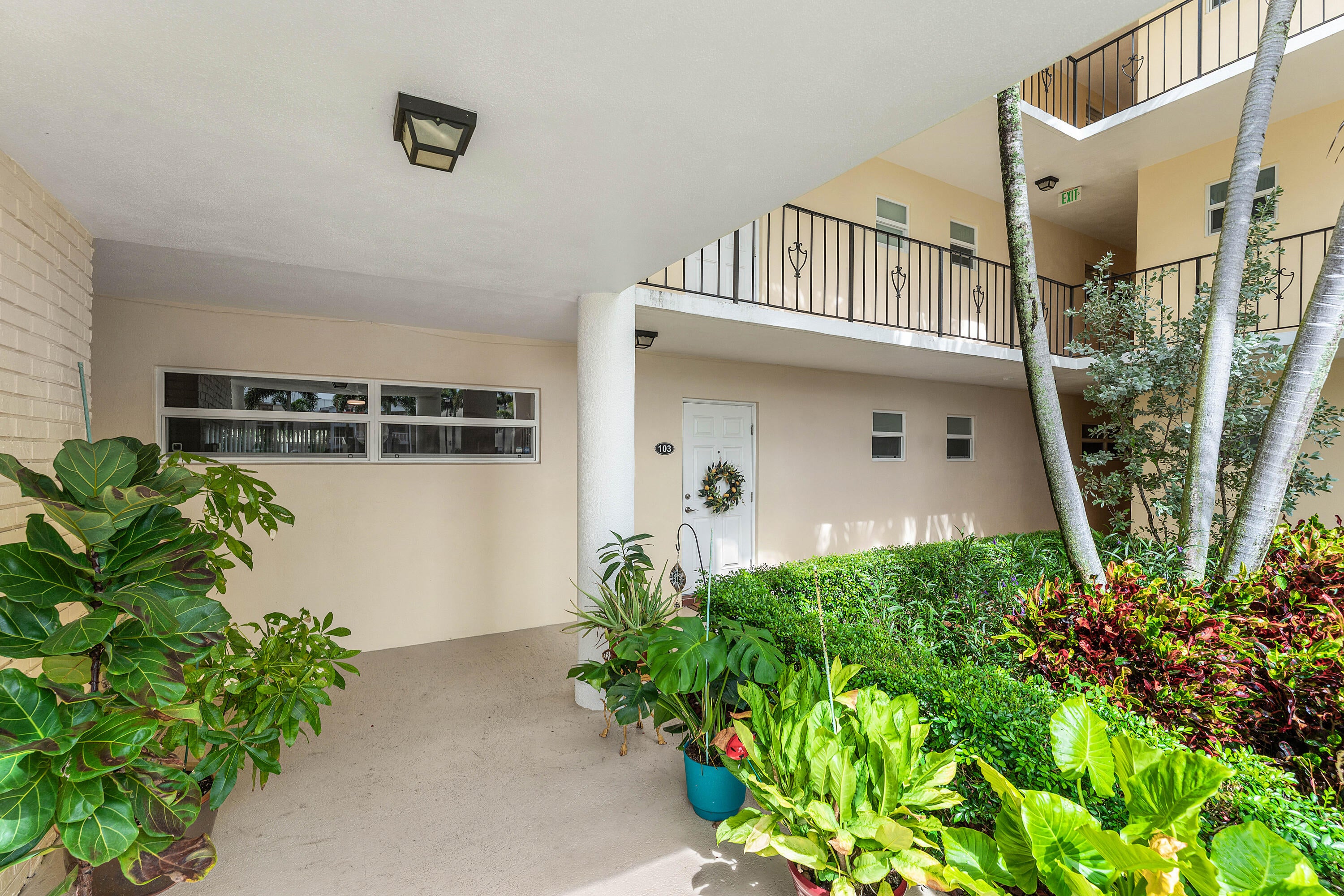 Properties | Stephanie Kaufman 16 Colonial Club Drive 103