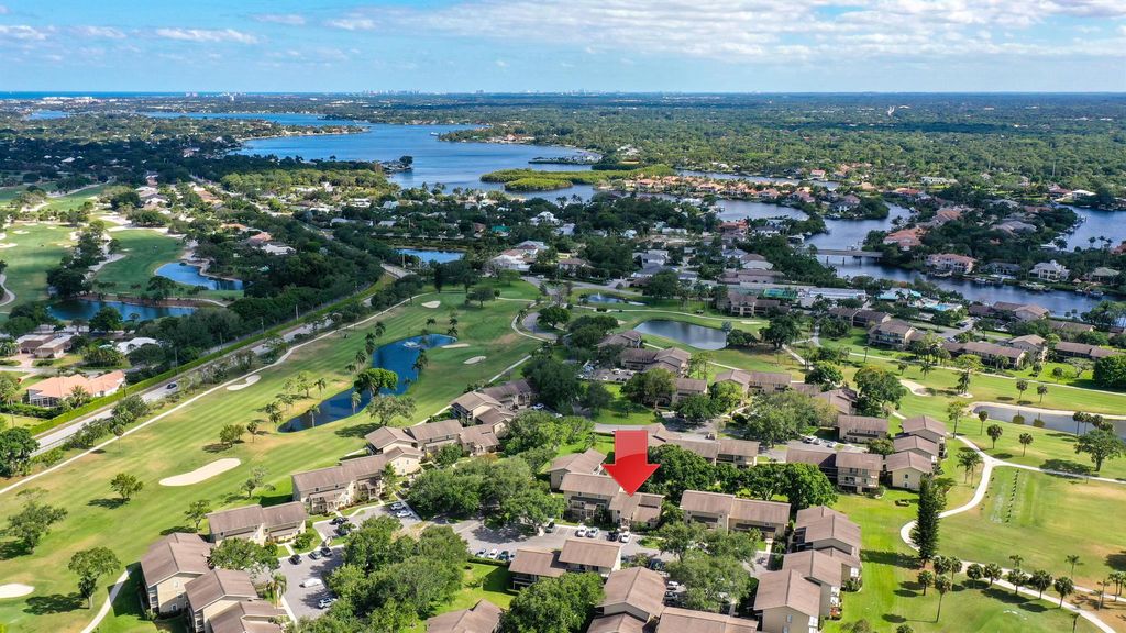 Photo of 18460 SE Wood Haven Lane #H, Jupiter, FL 33469 (MLS # R10985199)