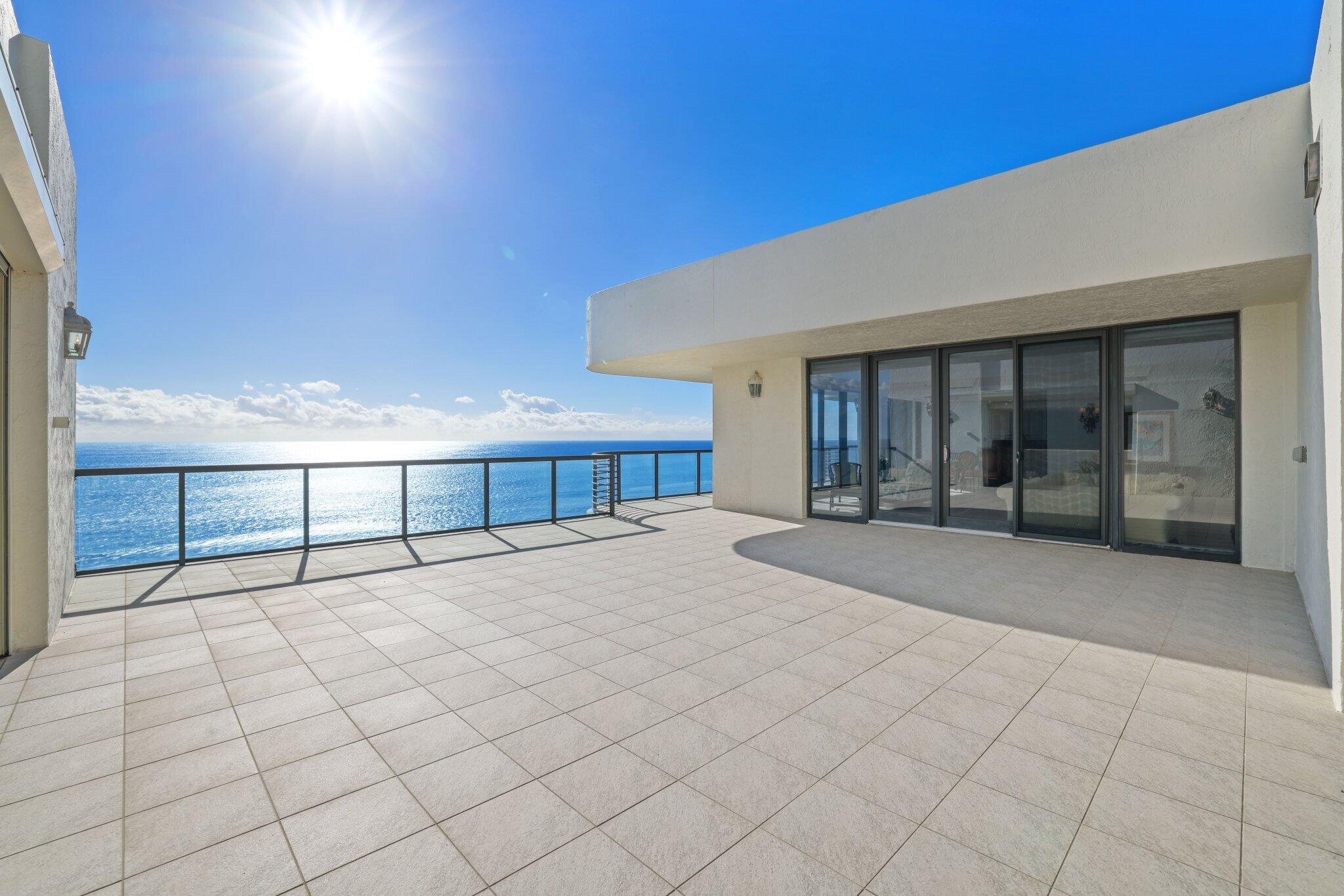 2727 S OCEAN Boulevard 1502, Highland Beach, FL, 33487/$4,750,000 3 2727 S OCEAN Boulevard 1502