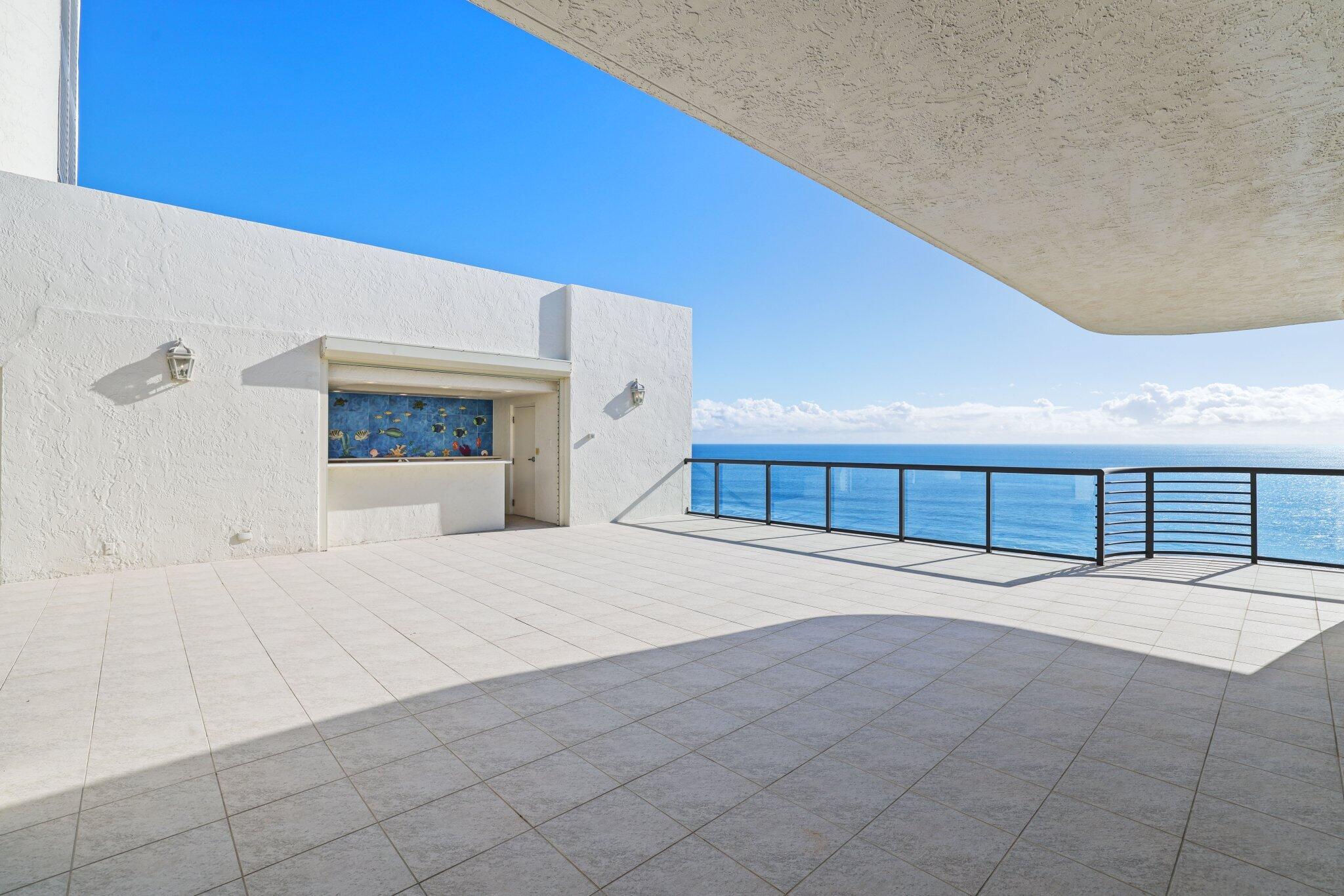 2727 S OCEAN Boulevard 1502, Highland Beach, FL, 33487/$4,750,000 4 2727 S OCEAN Boulevard 1502