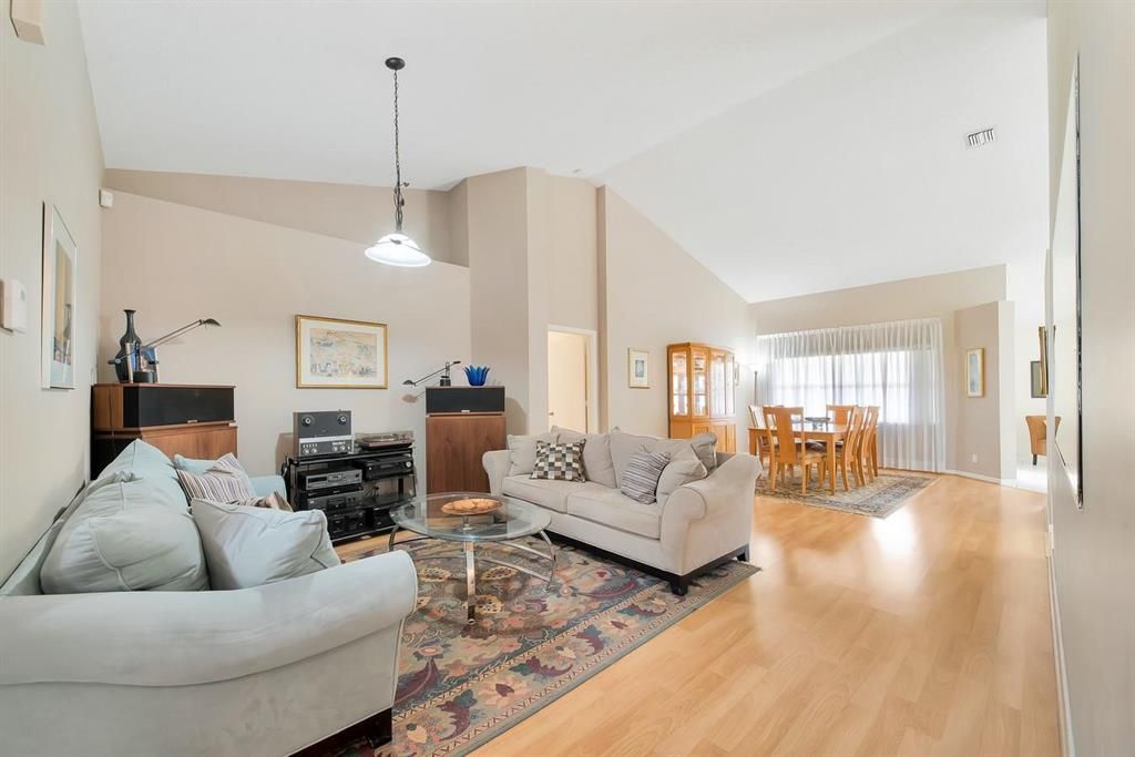 Photo of 156 Heatherwood Drive, Royal Palm Beach, FL 33411 (MLS # R10729561)