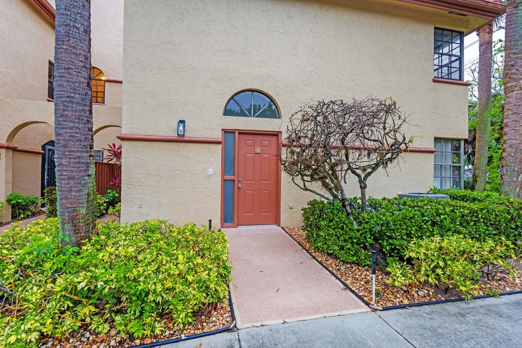 Photo of 5131 Europa Drive #I, Boynton Beach, FL 33437 (MLS # B26012779)