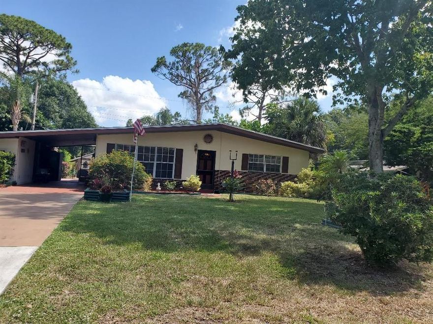 One of the least expensive homes available in Lakewood Park, Recently updated. Move in ready.  Two bedroom one bathroom home with a family room.  Newer water softener system and reverse osmosis system.