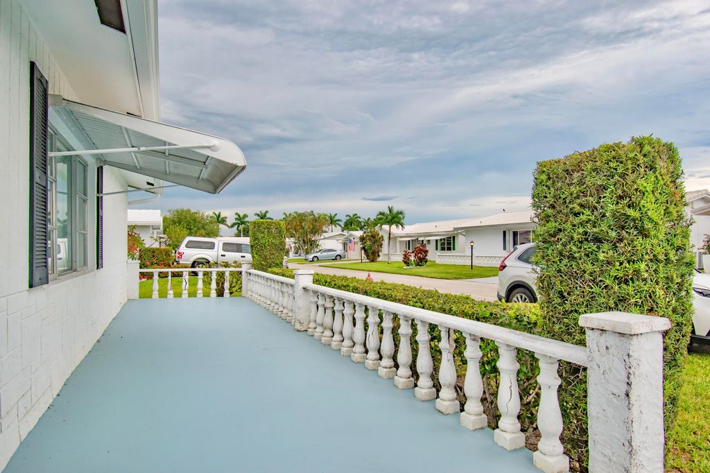 Photo of 1508 SW Nicholas Drive, Boynton Beach, FL 33426 (MLS # R11000436)