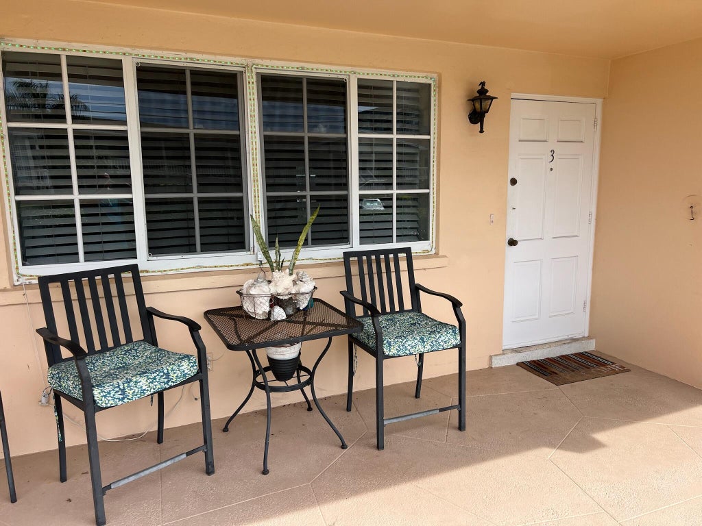 Photo of 701 SE 7TH Avenue #3, Pompano Beach, FL 33060 (MLS # B26078244)