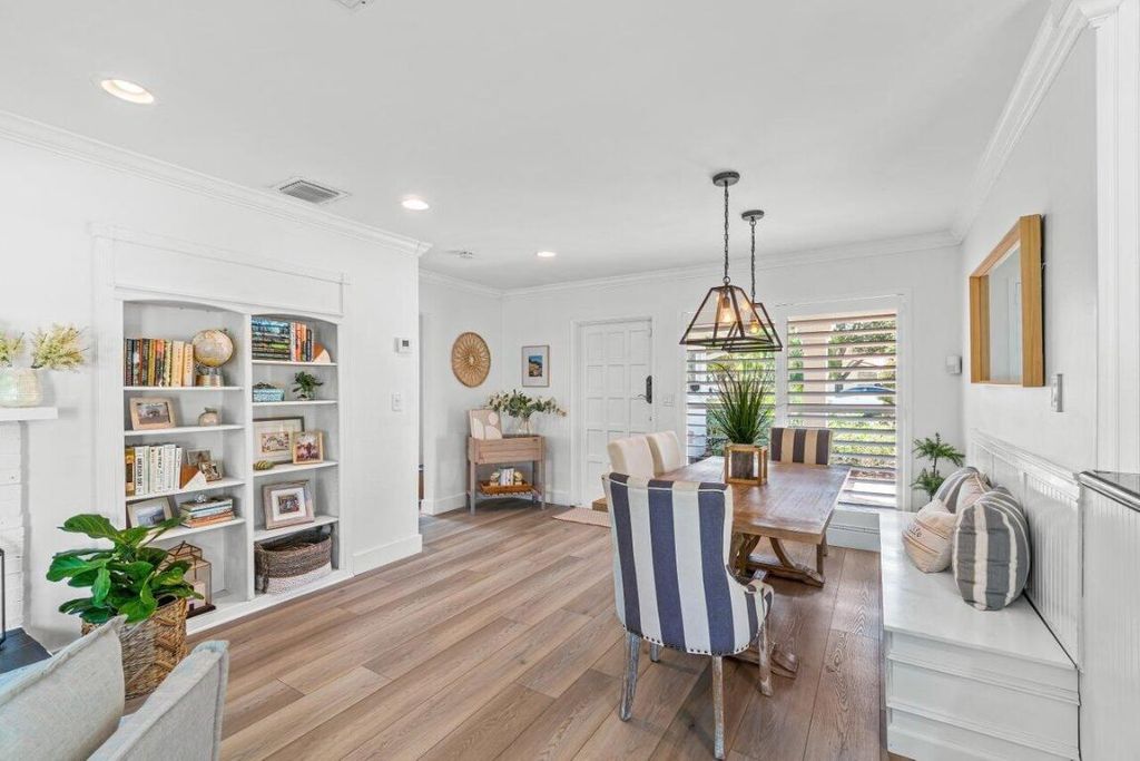 Photo of 1032 SW 9th Avenue, Boca Raton, FL 33486 (MLS # R10992672)