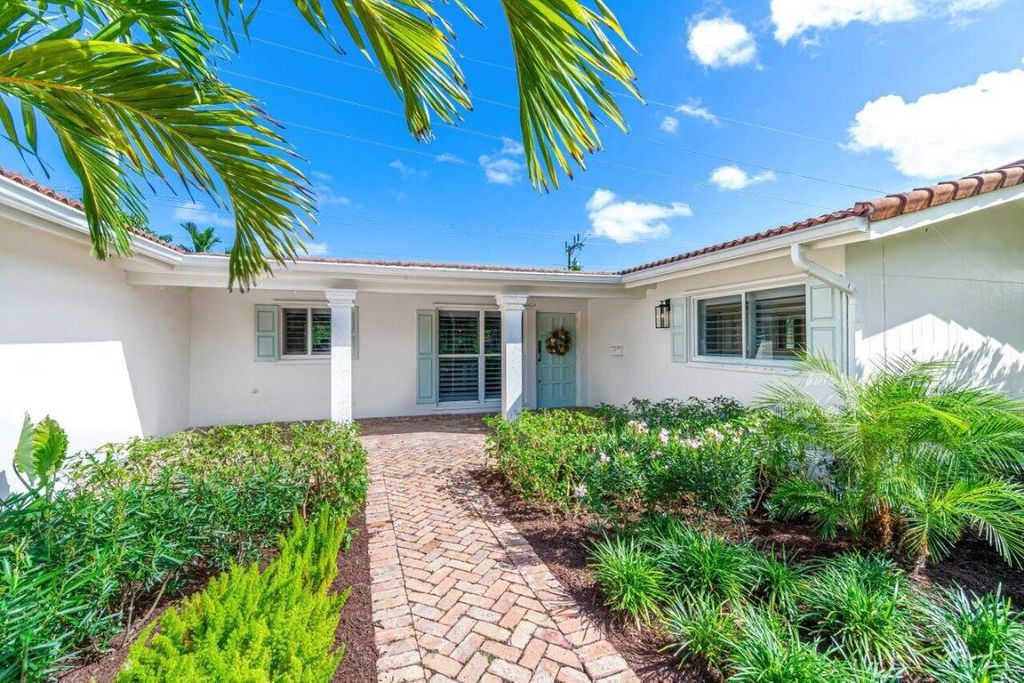 Photo of 1032 SW 9th Avenue, Boca Raton, FL 33486 (MLS # R10992672)