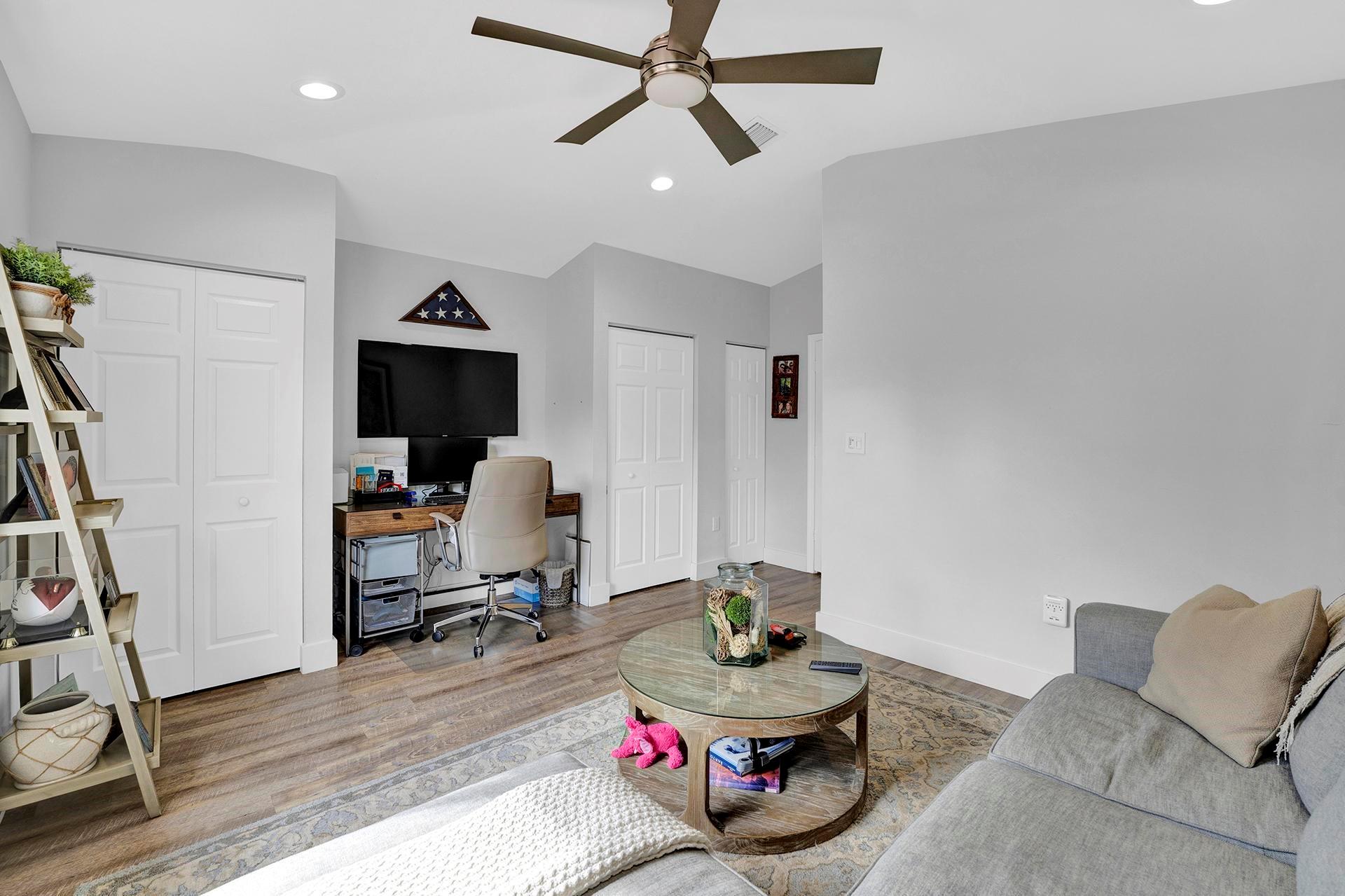 West Lake Village 146-29 - Residential Lease