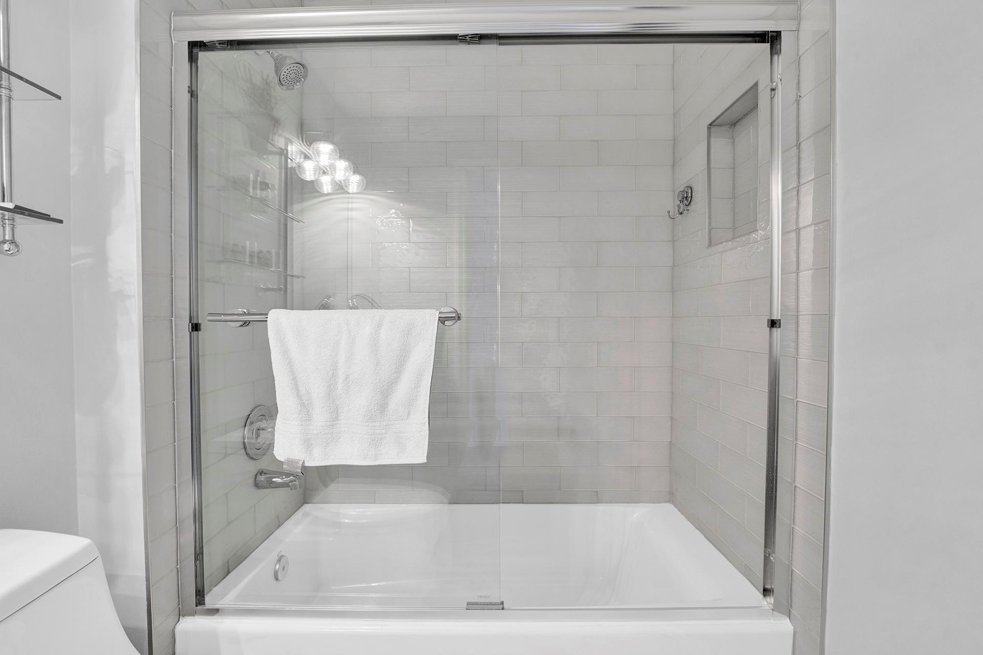 West Lake Village 146-29 - Residential Lease