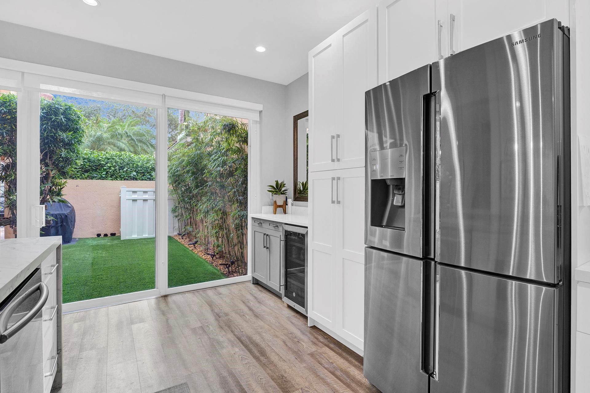 West Lake Village 146-29 - Residential Lease