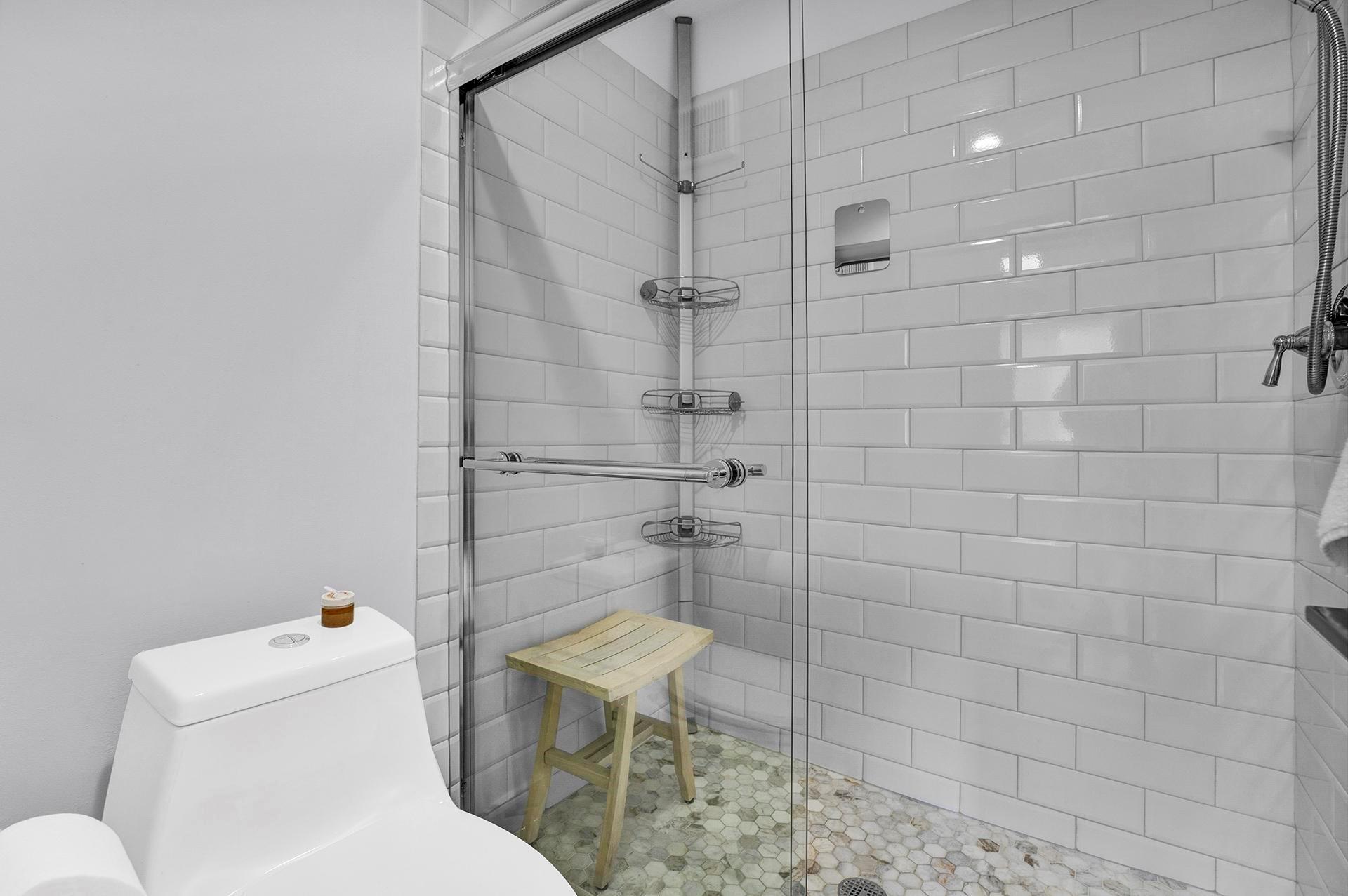 West Lake Village 146-29 - Residential Lease