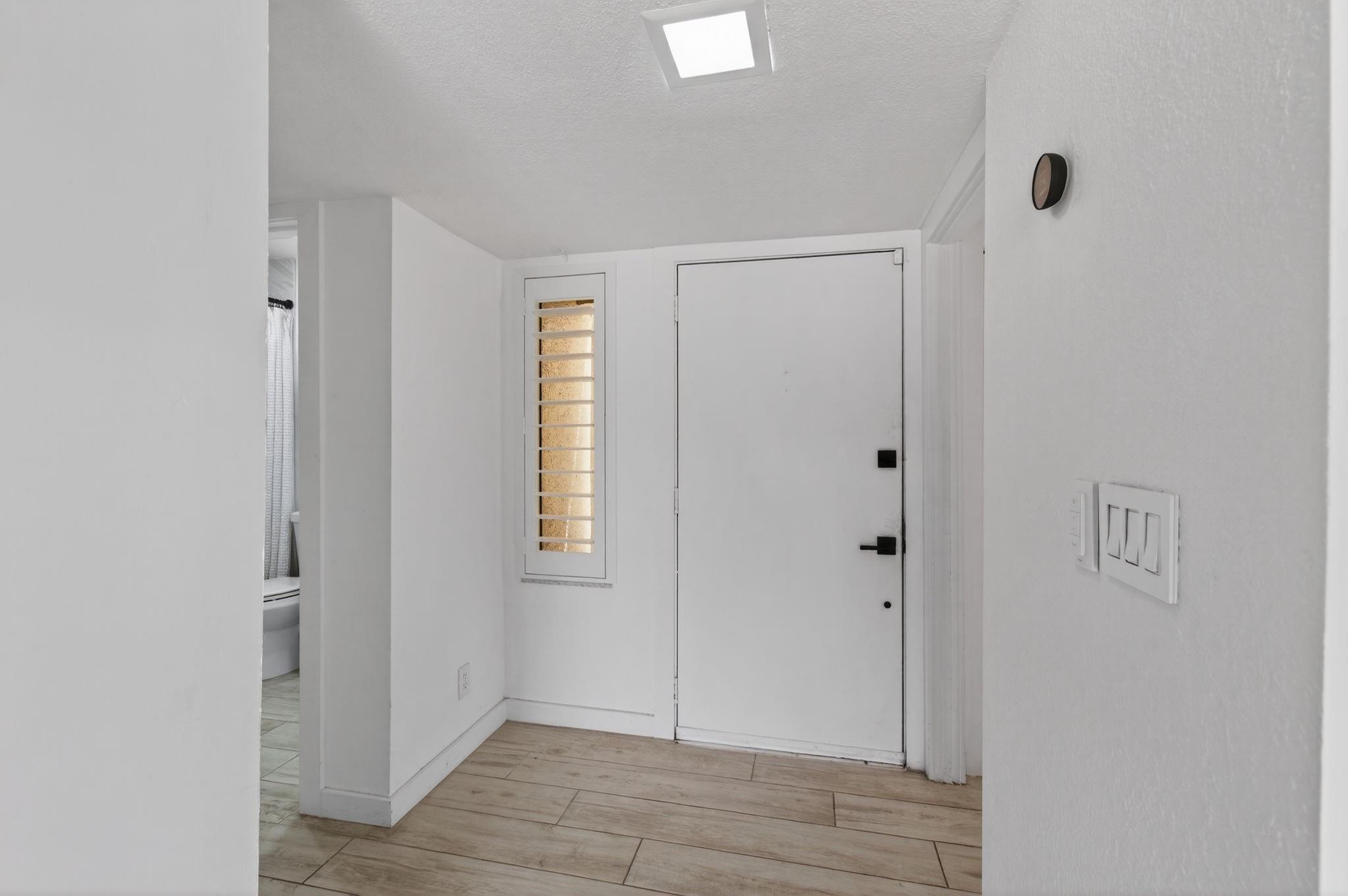 1089 NW 13th St 1, Boca Raton, FL, 33486/$410,000 2 1089 NW 13th St 1