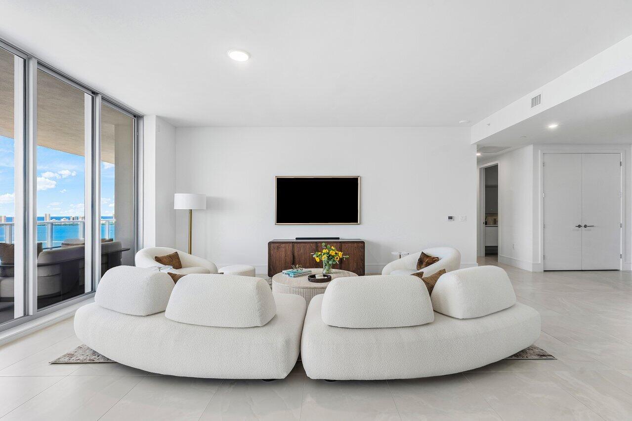 220 Lake Shore Drive 2109