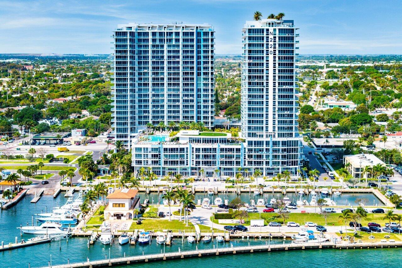 220 Lake Shore Drive 2109