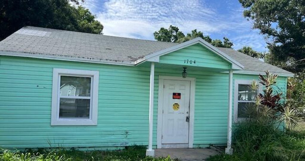 Photo of 1704 South Avenue, Fort Pierce, FL 34950 (MLS # R10996645)