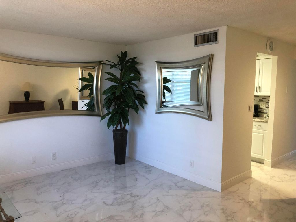 Photo of 1131 SE 4th Street #2060, Boynton Beach, FL 33435 (MLS # R11006614)
