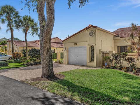 Photo of 2627 Emerald Way N, Deerfield Beach, FL 33442 (MLS # B26041869)