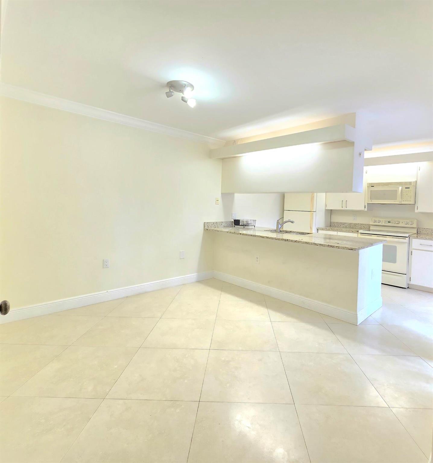 WATERSIDE LUXURY TOWNHOMES CONDO - Residential Lease