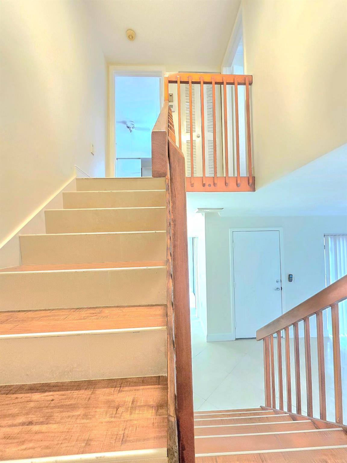 WATERSIDE LUXURY TOWNHOMES CONDO - Residential Lease