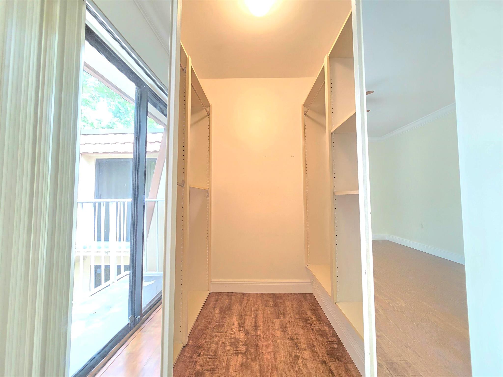 WATERSIDE LUXURY TOWNHOMES CONDO - Residential Lease