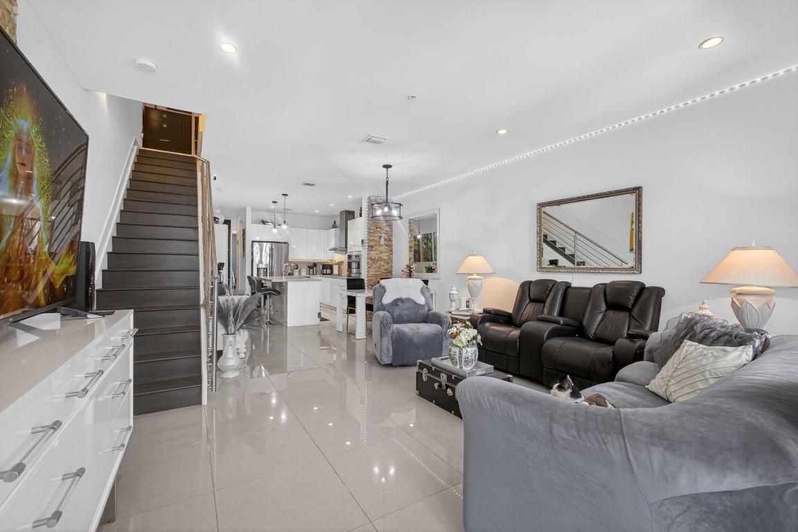 LANDMARK AT DORAL CONDO NO 3 - Residential Lease