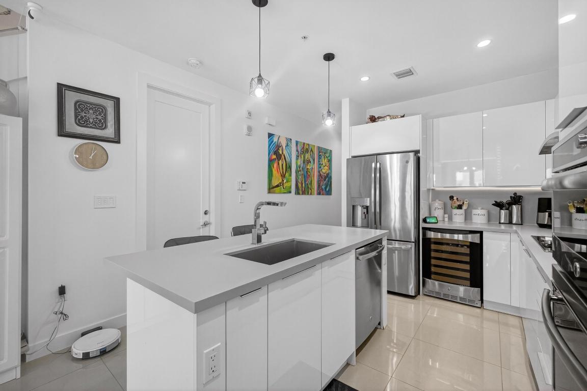 LANDMARK AT DORAL CONDO NO 3 - Residential Lease