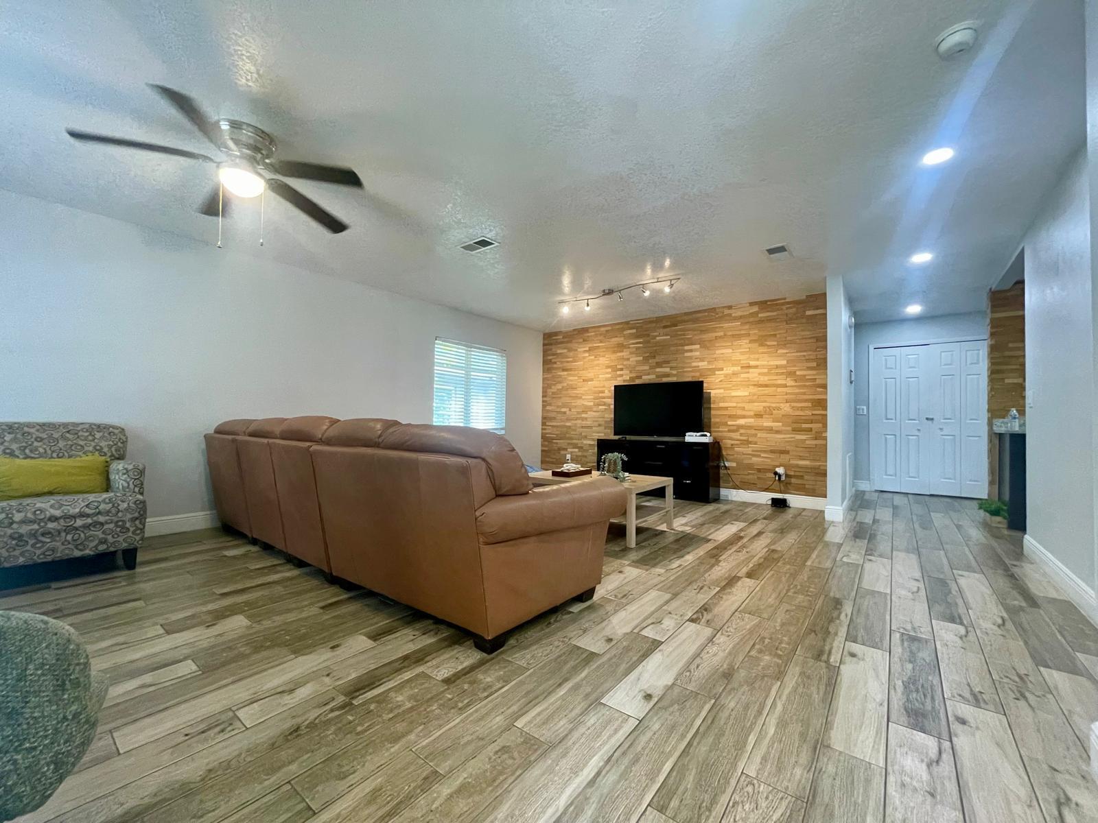 Summer Lakes - Residential
