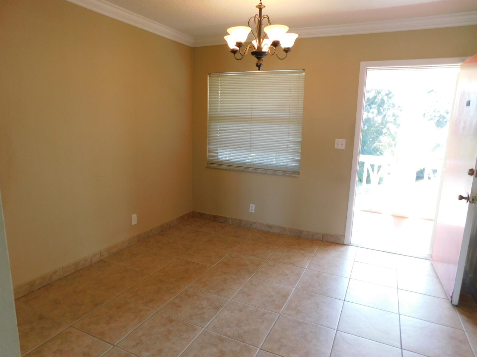 LAKE PARK GARDENS 4 INC CONDO - Residential