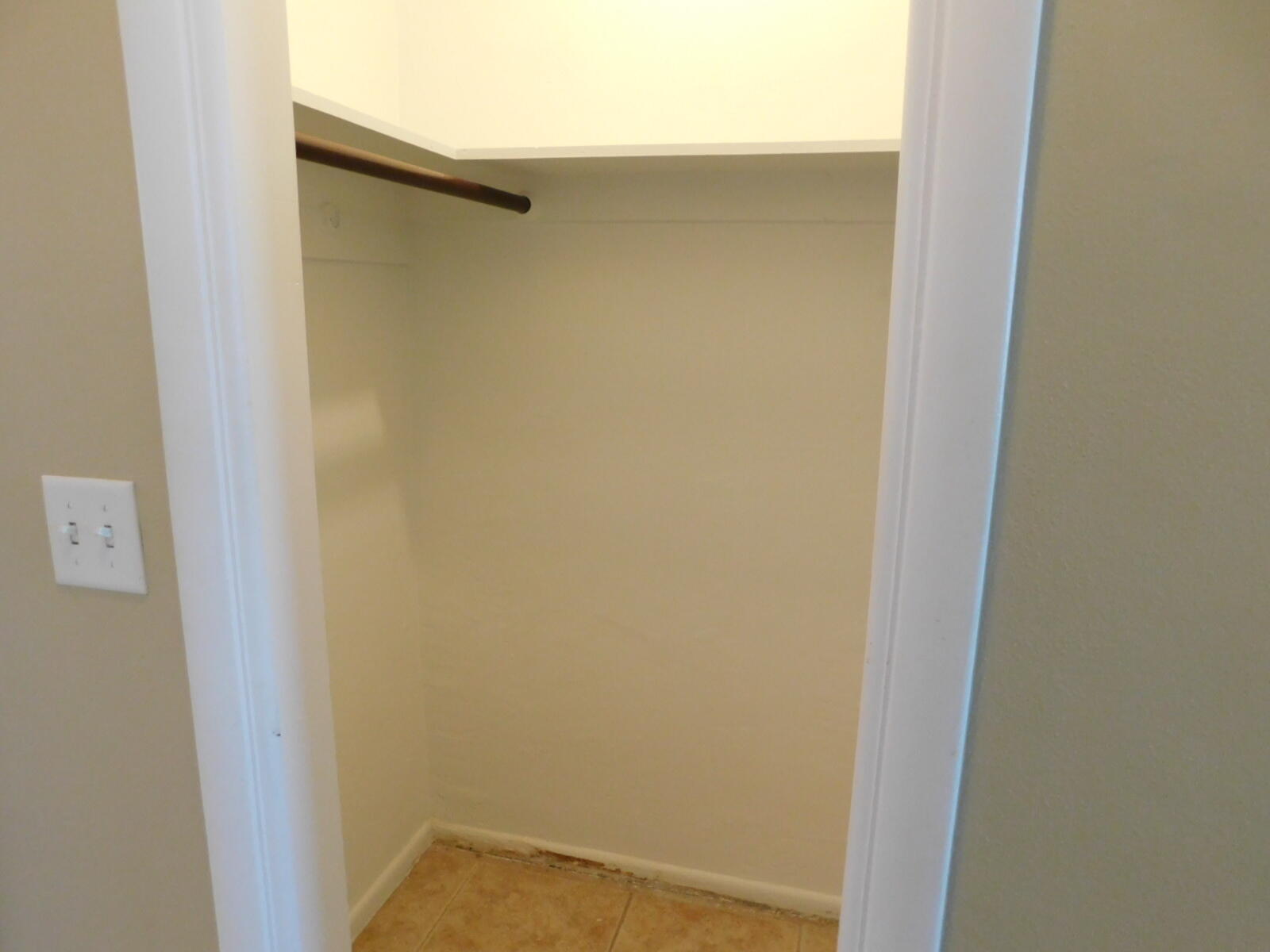 LAKE PARK GARDENS 4 INC CONDO - Residential