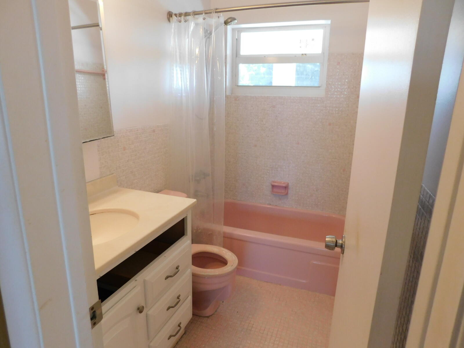 LAKE PARK GARDENS 4 INC CONDO - Residential