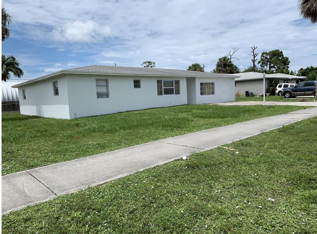 Photo of 2899 SE Amherst Street #B, Stuart, FL 34997 (MLS # R10747092)