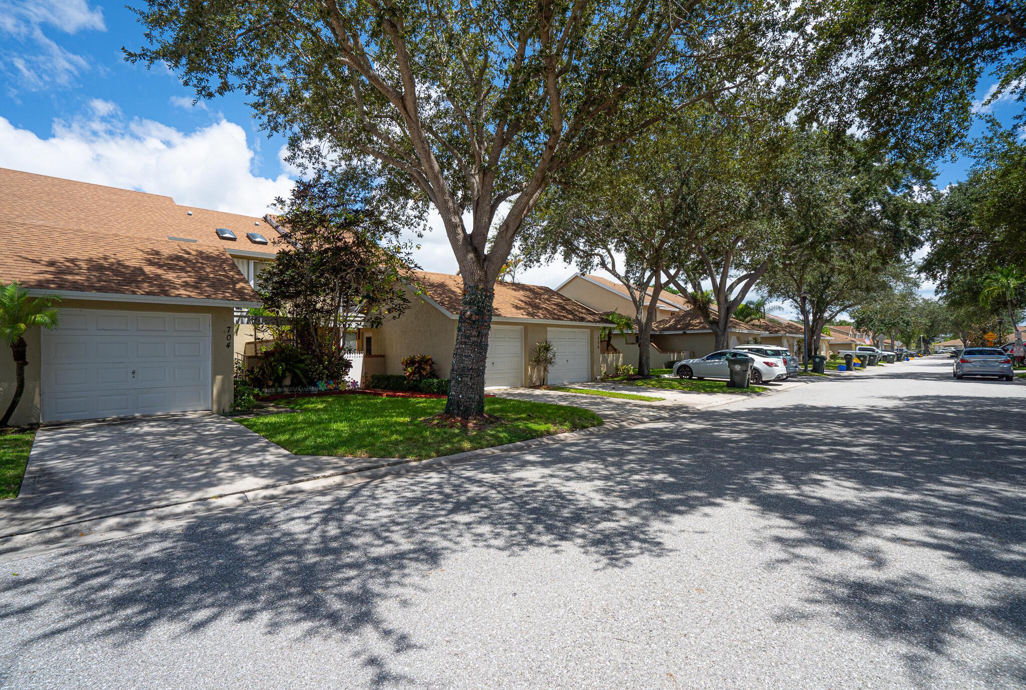 JOGGERS RUN - Residential