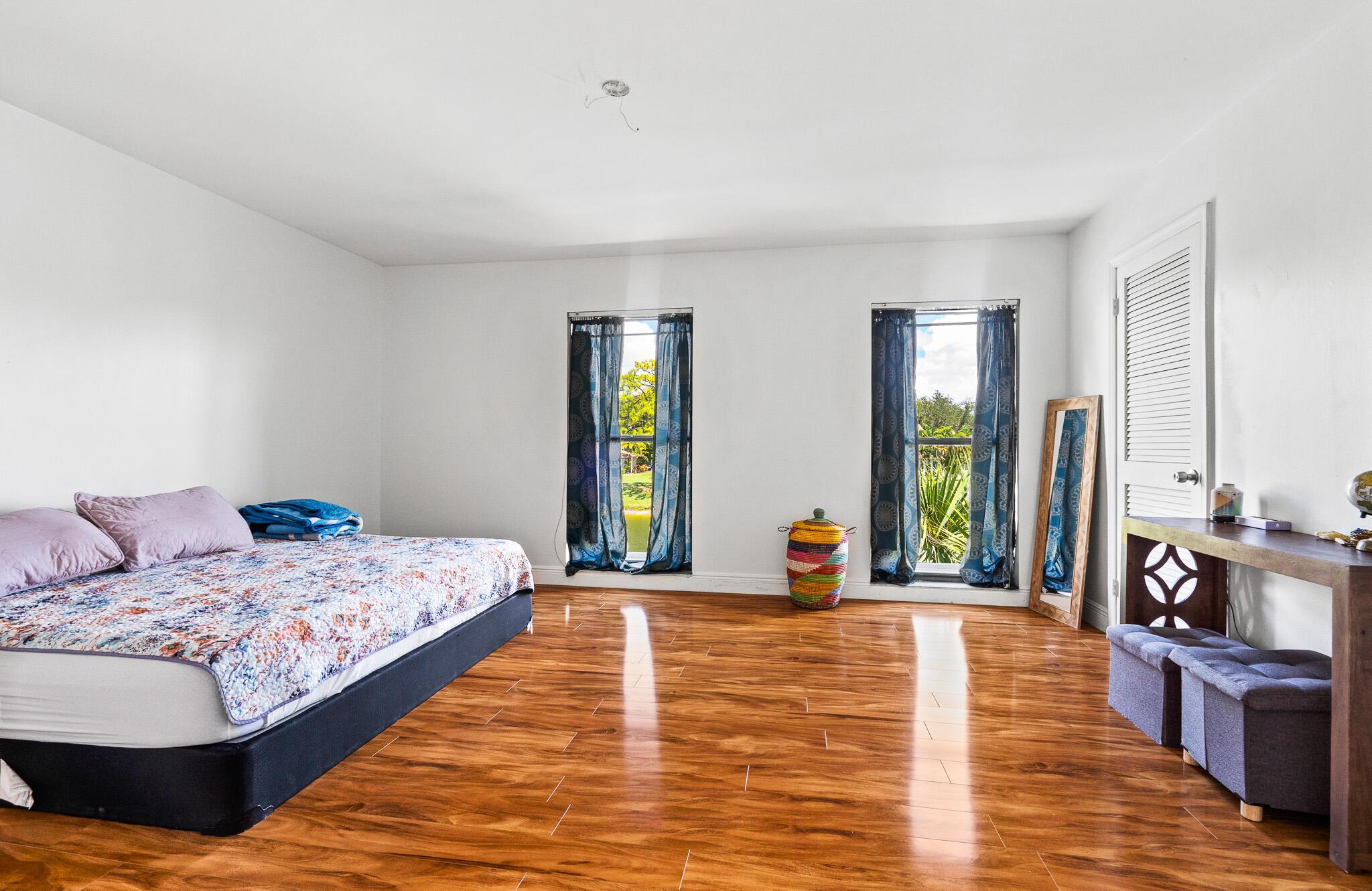 JOGGERS RUN - Residential