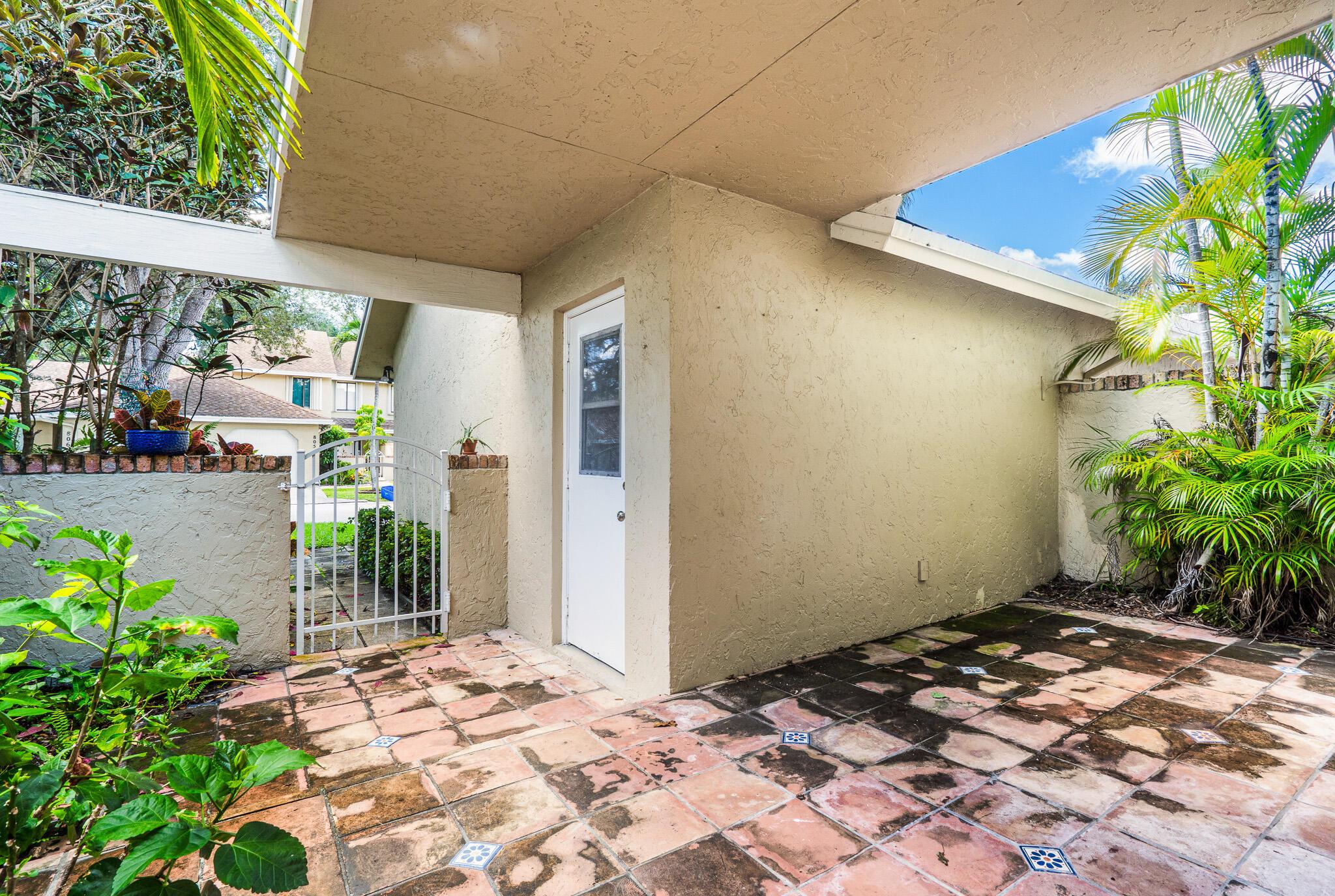 JOGGERS RUN - Residential