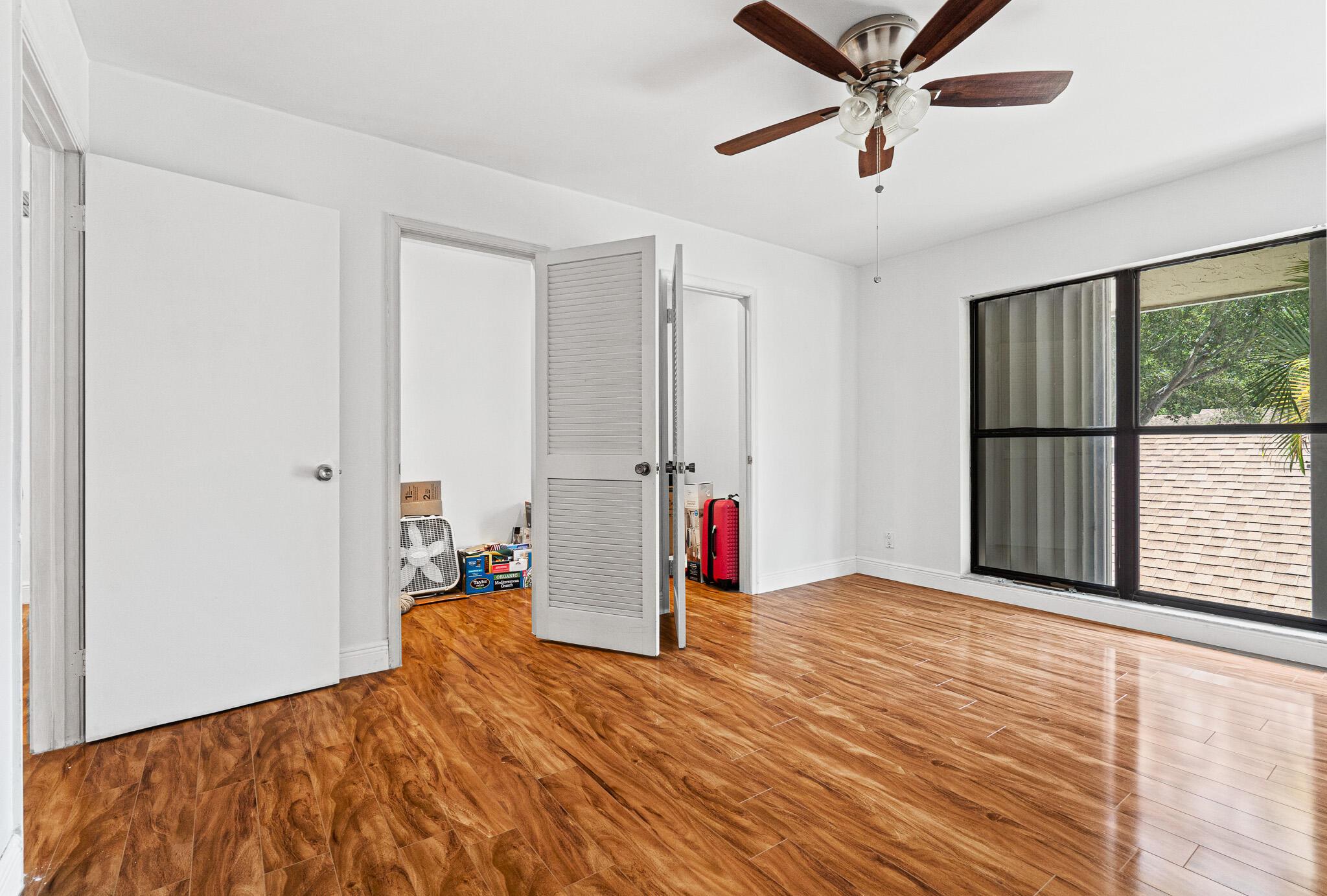 JOGGERS RUN - Residential