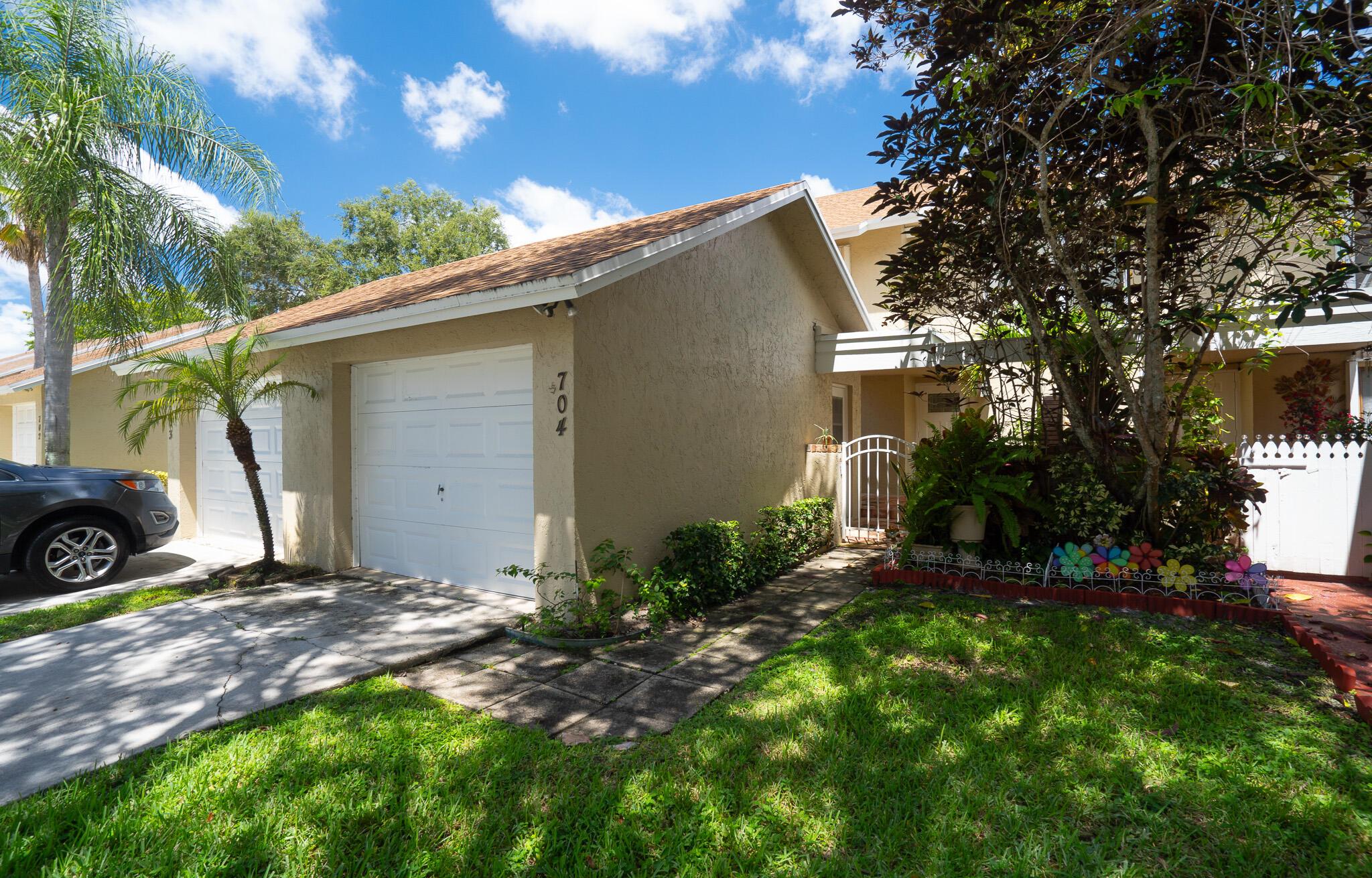 JOGGERS RUN - Residential