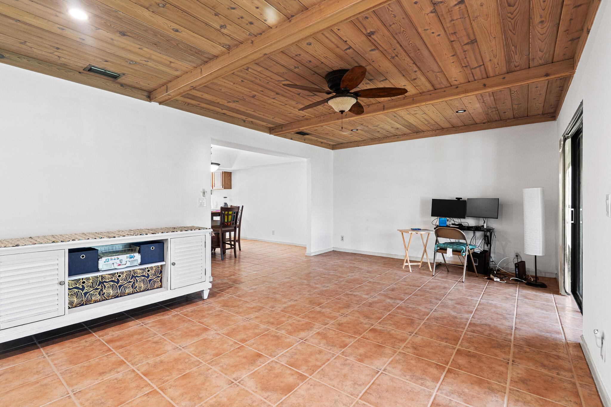 JOGGERS RUN - Residential