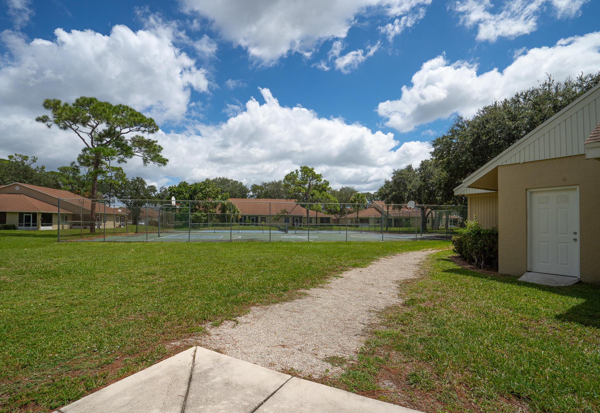 JOGGERS RUN - Residential