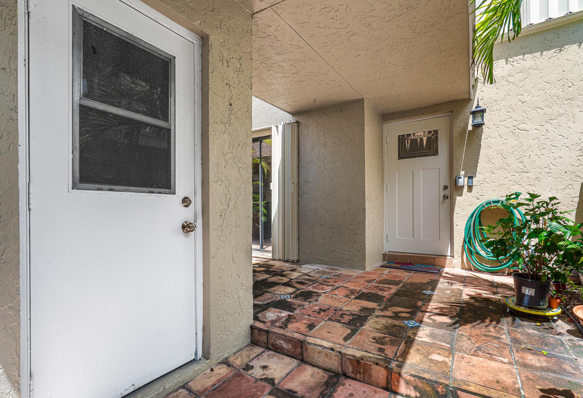 JOGGERS RUN - Residential