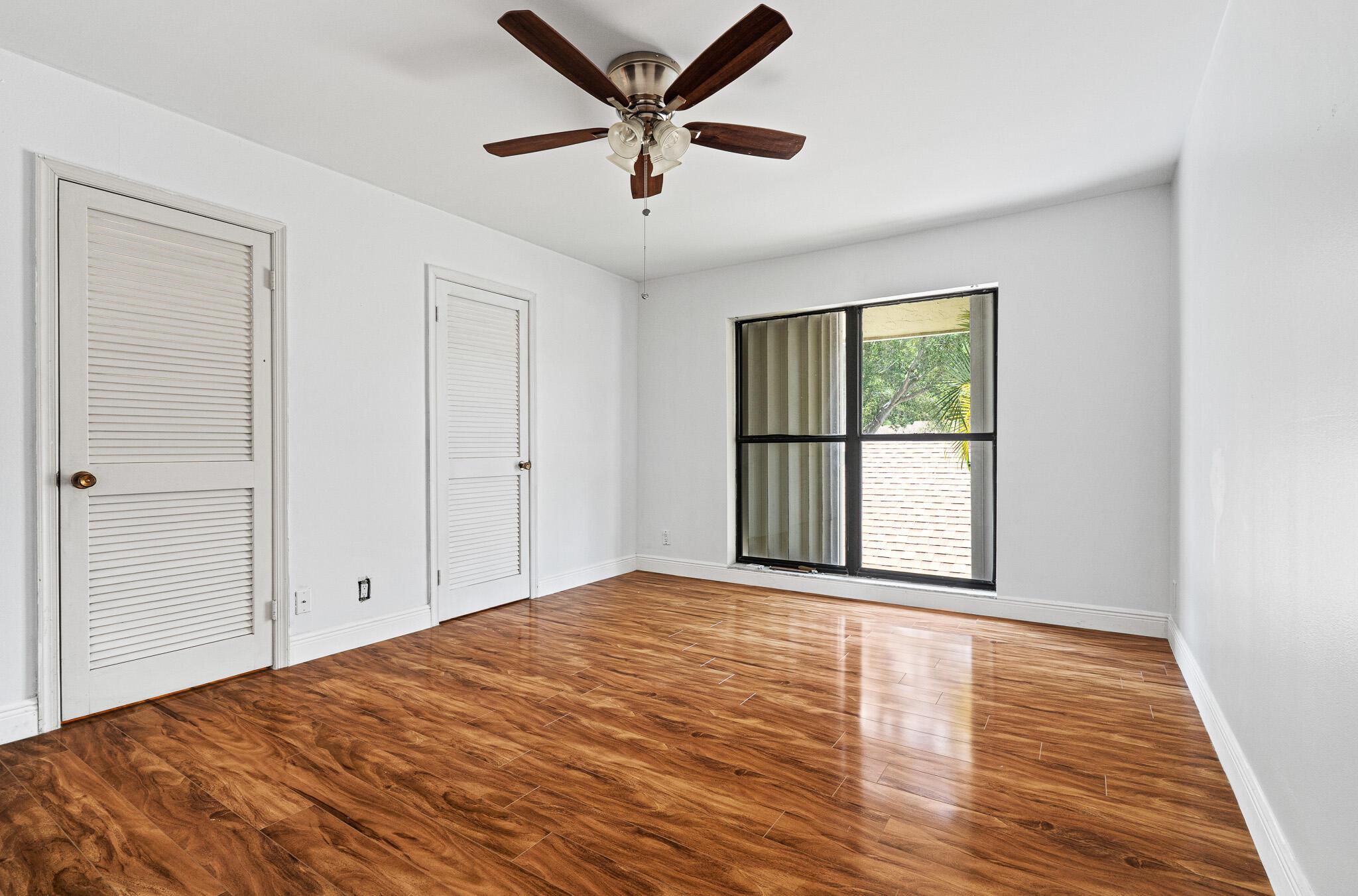 JOGGERS RUN - Residential