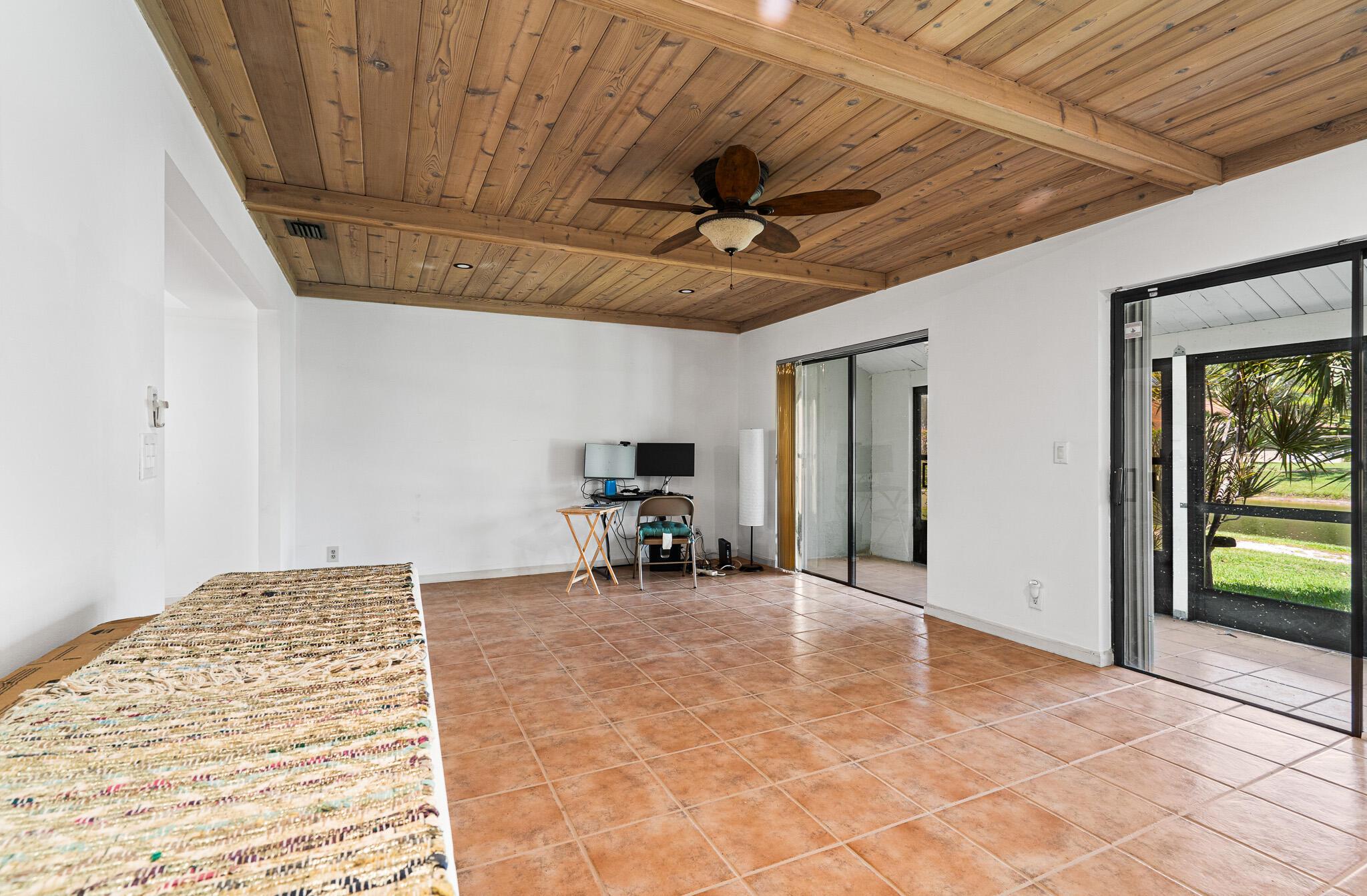 JOGGERS RUN - Residential