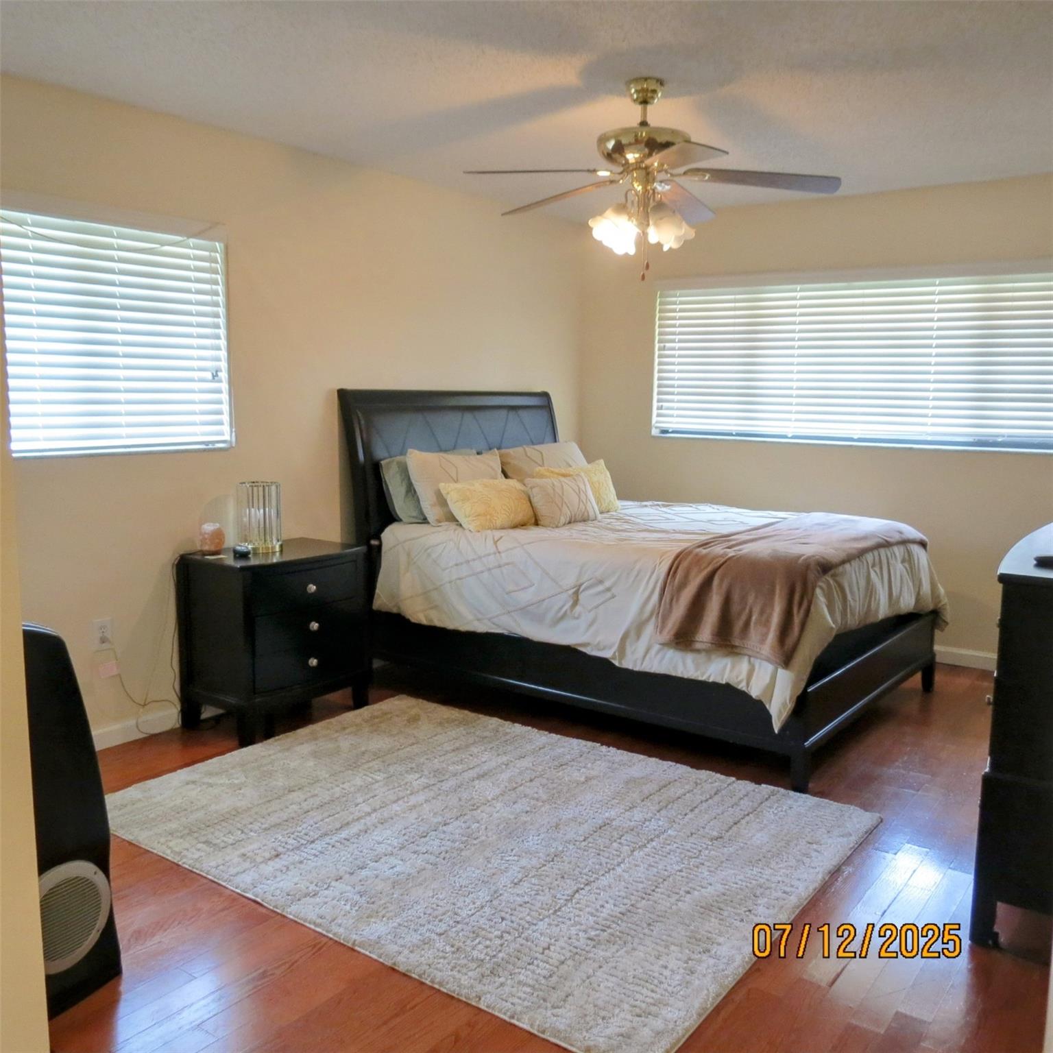 2 Bed • 2 Bath • 1st-Floor Condo – Carmel Lakes
Ceramic tile throughout, in-unit washer/dryer, and access to a resort-style pool & community amenities
Located in a gated complex just minutes from I-95, Aventura Mall, shopping, restaurants & entertainment
Features: Second-floor single-level living.
Approx. 917 sqft with tile floors, Washer & dryer included, Pool & shared recreational facilities, Gated community
Terms: Association requires Minimum credit score: 650
HOA requires deposits.
Vacant & easy to show