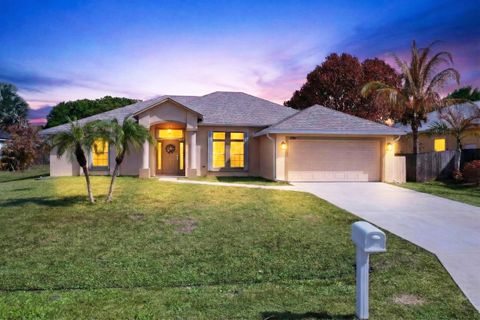 Photo of 2941 SW Van Buren Terrace, Port Saint Lucie, FL 34953 (MLS # R11168783)