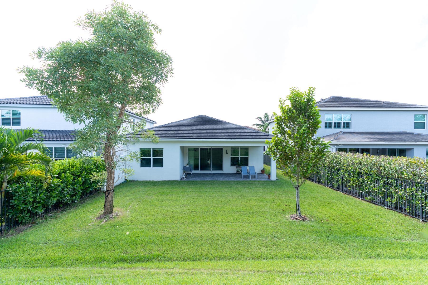 DAKOTA - Residential Lease