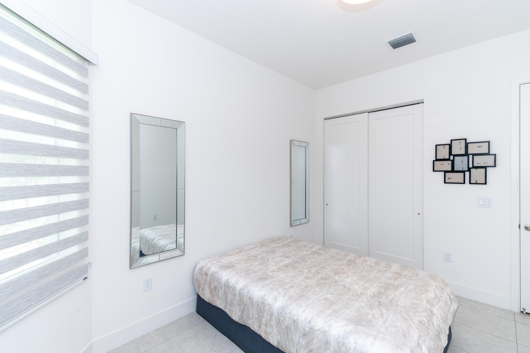 DAKOTA - Residential Lease