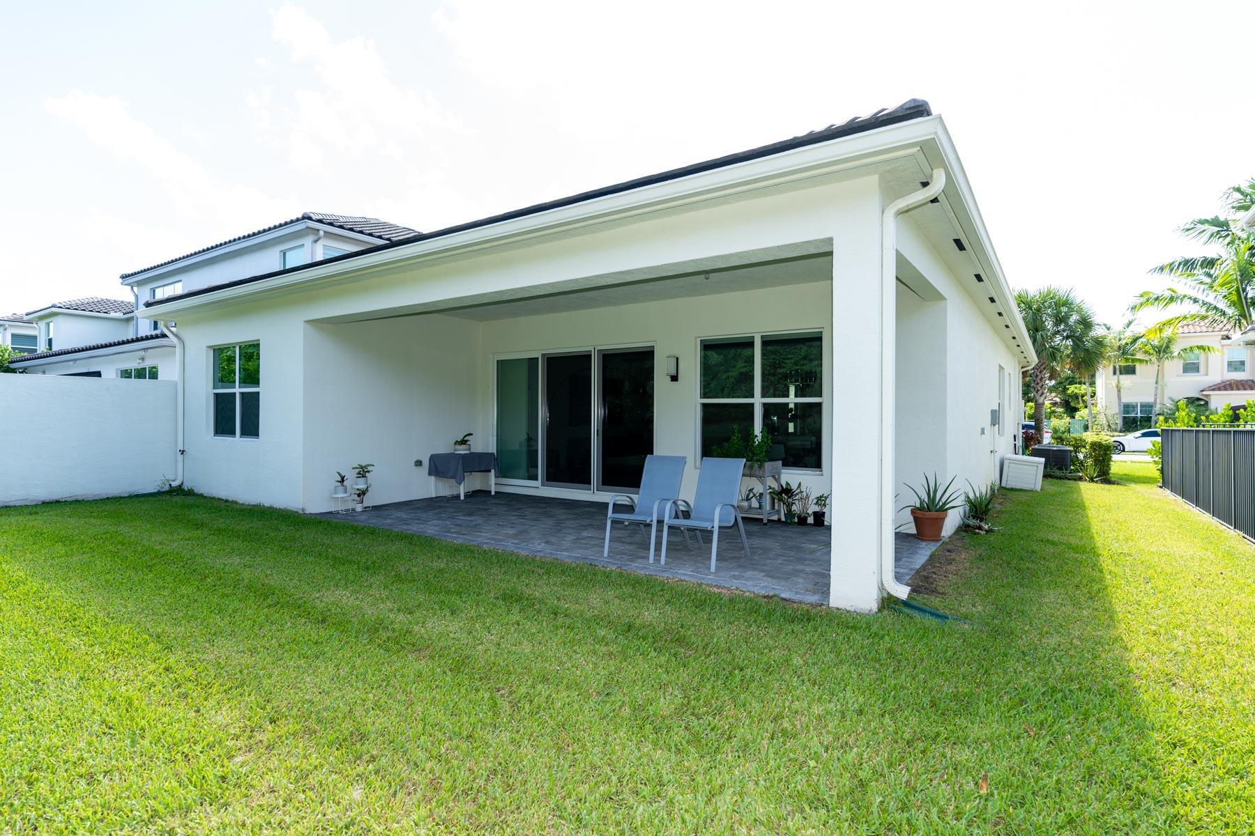 DAKOTA - Residential Lease