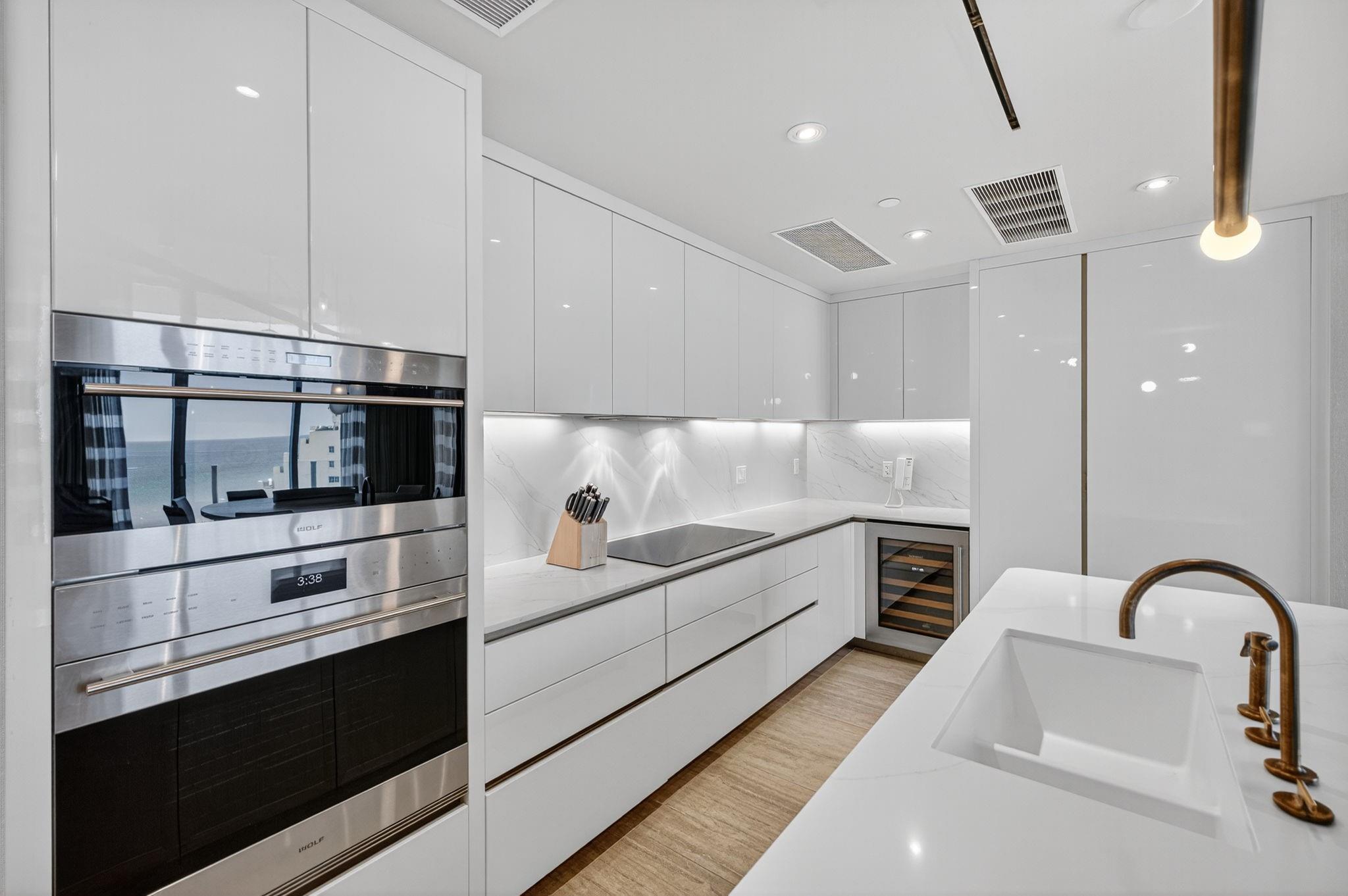 Four Seasons - Residential Lease