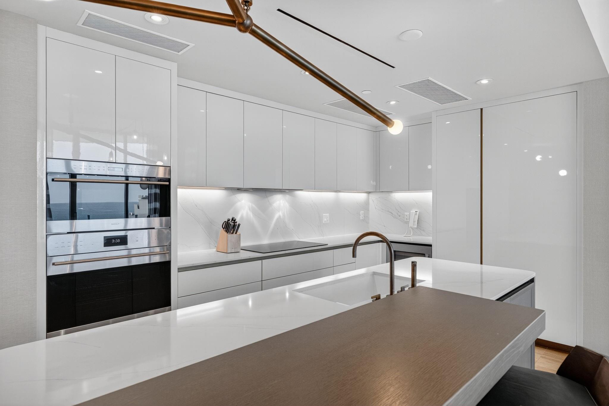 Four Seasons - Residential Lease