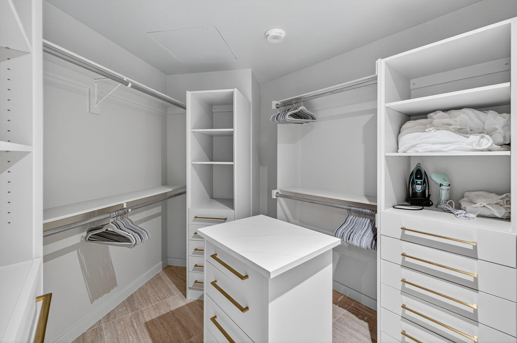 Four Seasons - Residential Lease