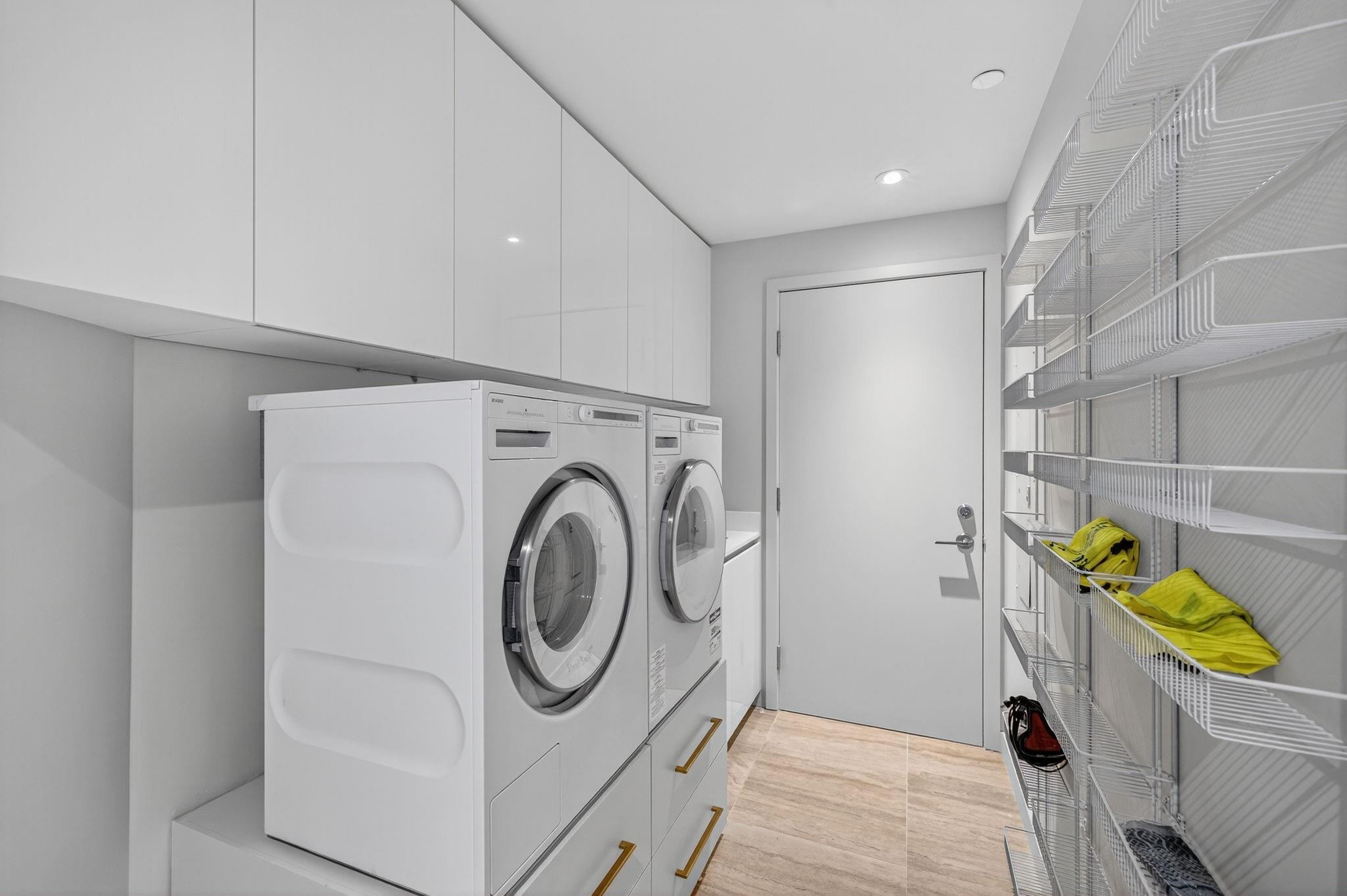 Four Seasons - Residential Lease